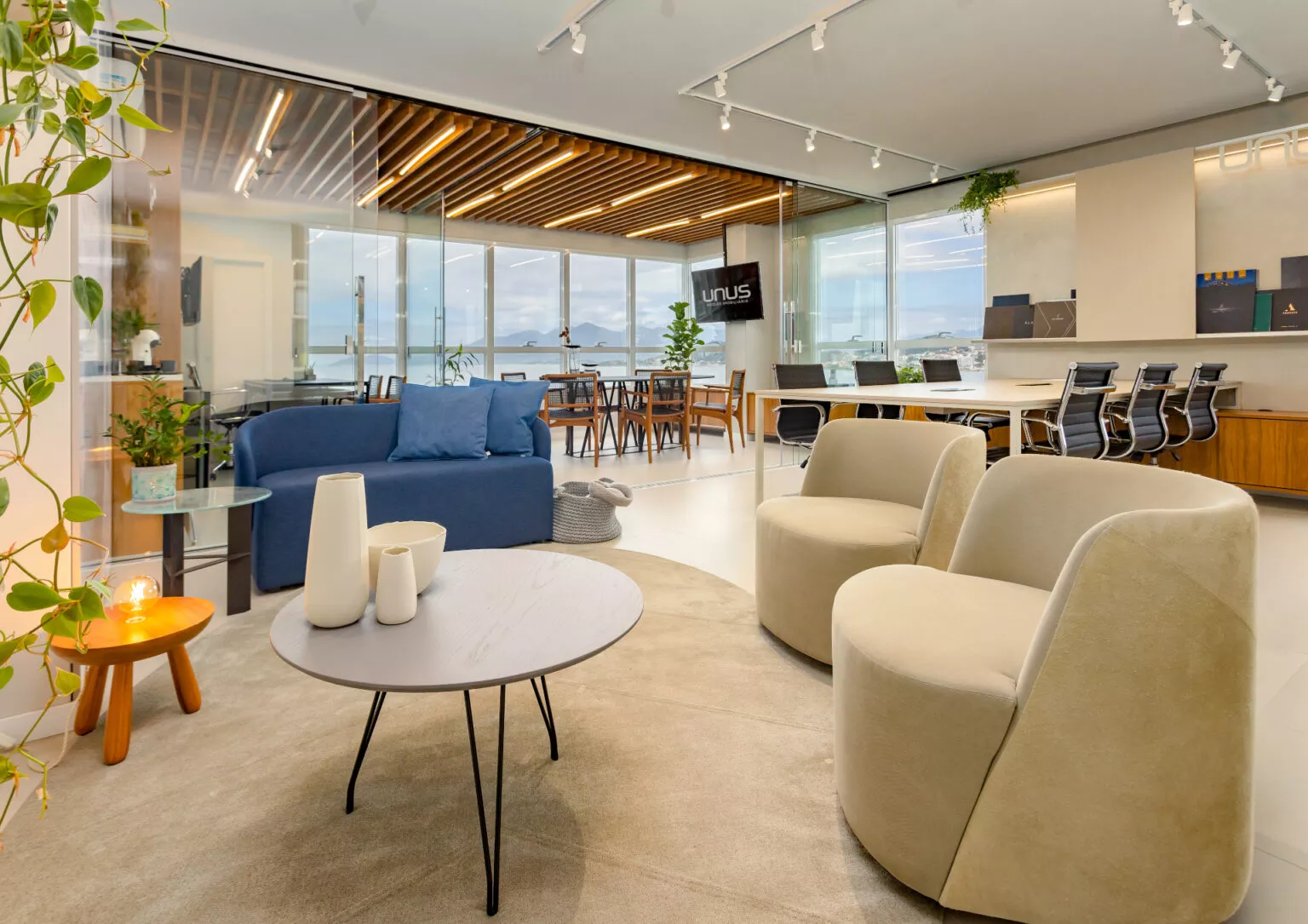 Área de convivência UNUS — lounge e conferência